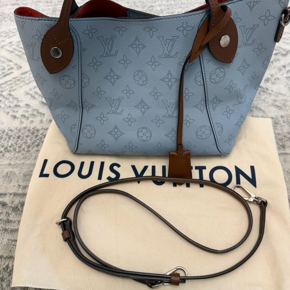 Louis Vuitton Light Blue Monogram Tote - Picture 16 of 16